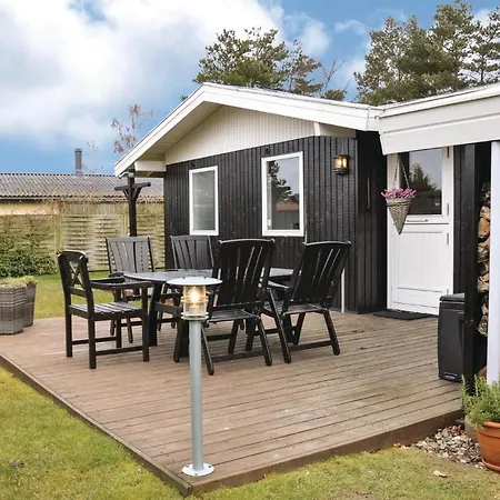 Three-bedroom Holiday In Hébergement de vacances Otterup