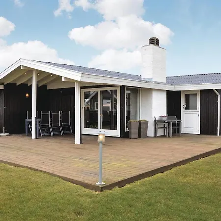 Three-bedroom Holiday In Otterup