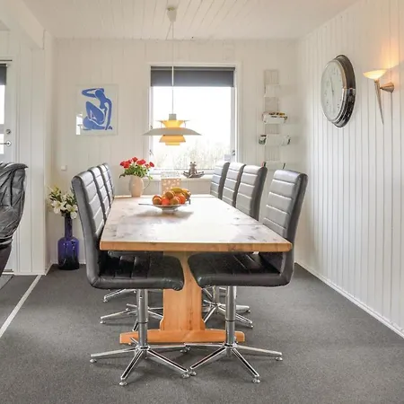Hébergement de vacances Three-bedroom Holiday In