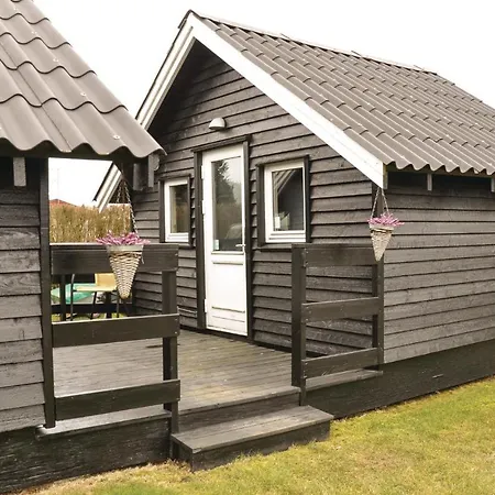 Three-bedroom Holiday In Hébergement de vacances